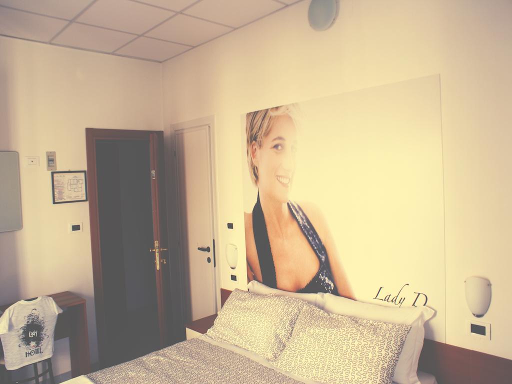 Hotel Lady Rimini Eksteriør bilde