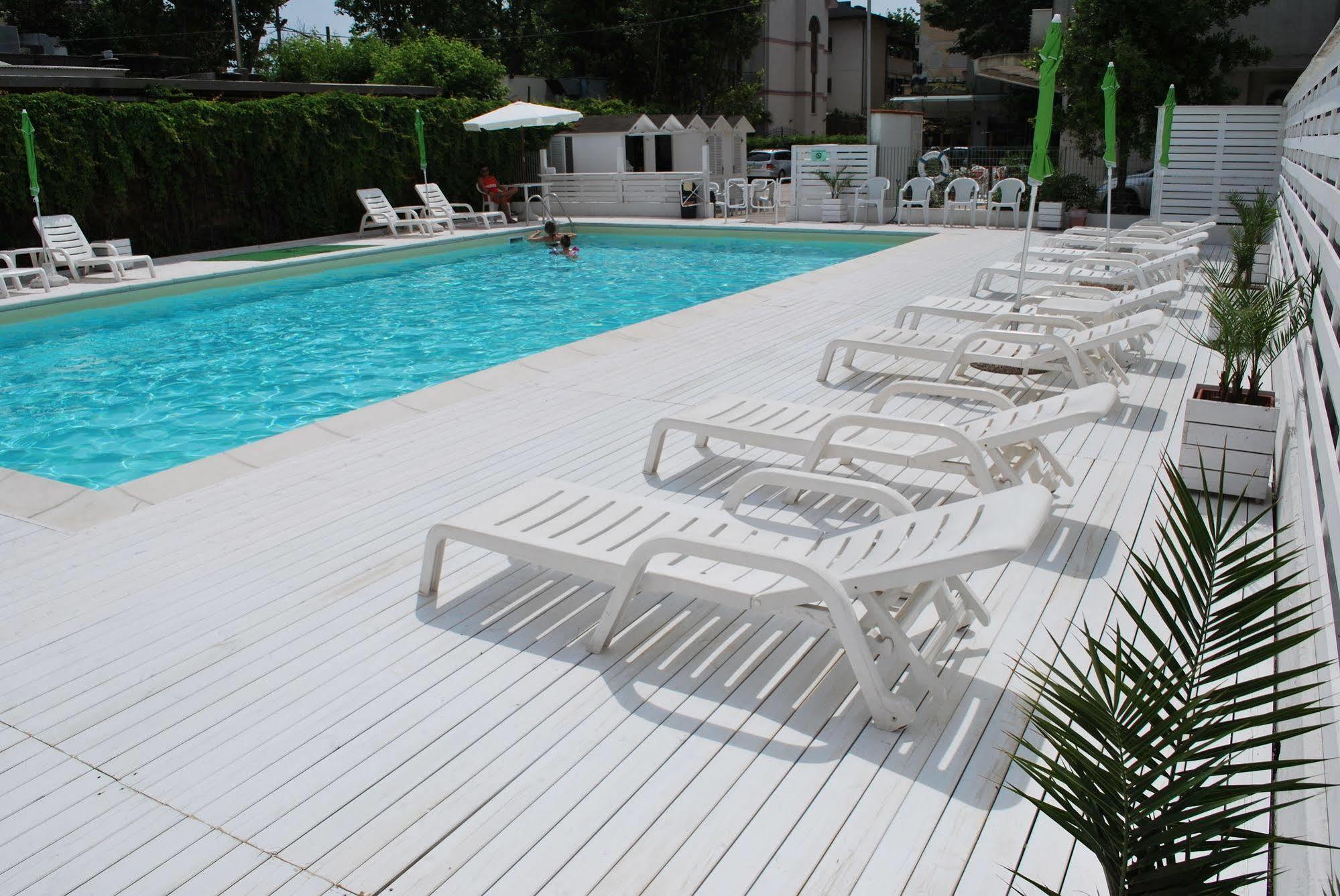Hotel Lady Rimini Eksteriør bilde