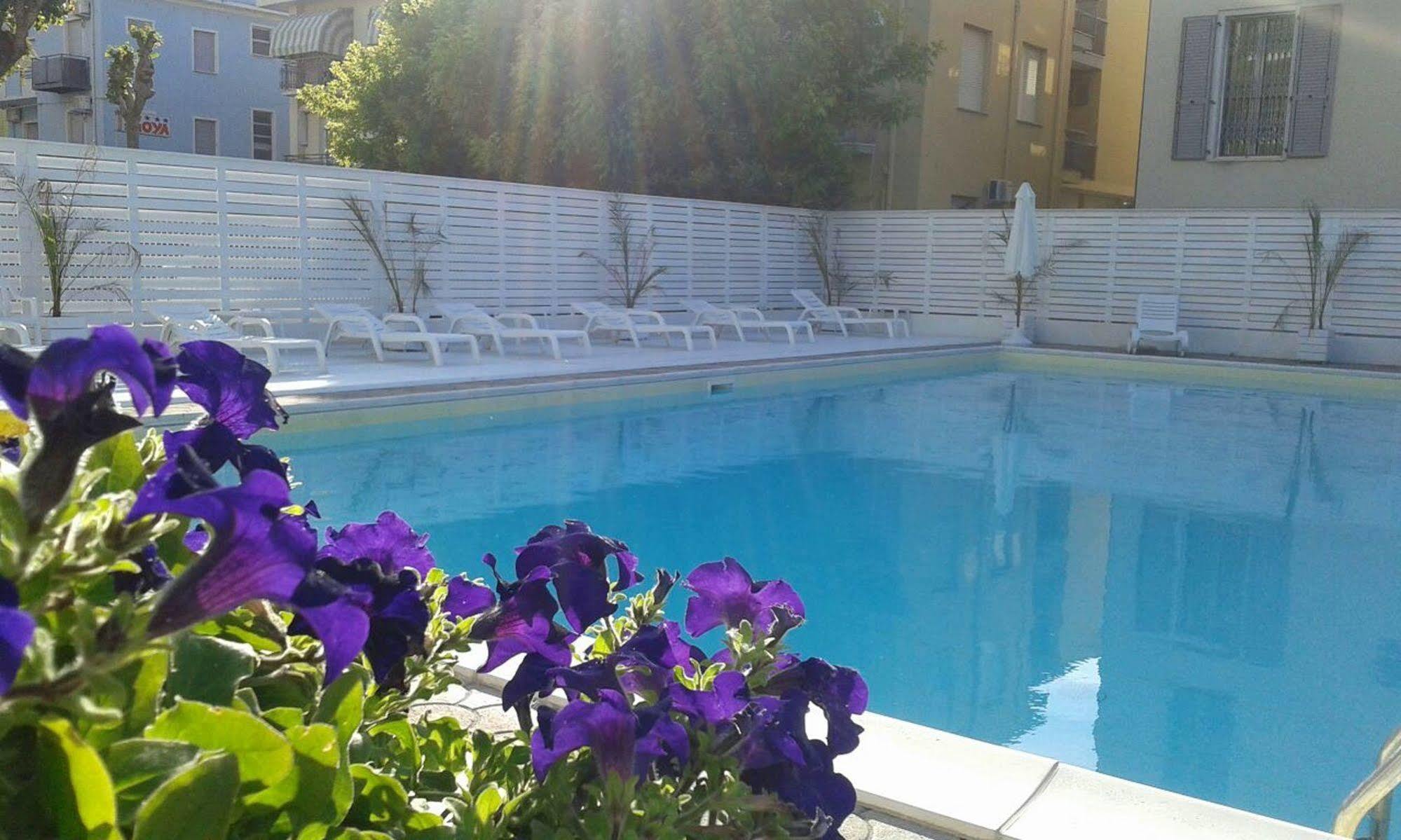 Hotel Lady Rimini Eksteriør bilde